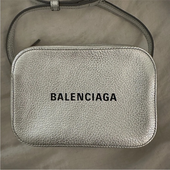 NEW Balenciaga Everyday Camera Bag Leather Bag Silver 552372 - Picture 4 of 11